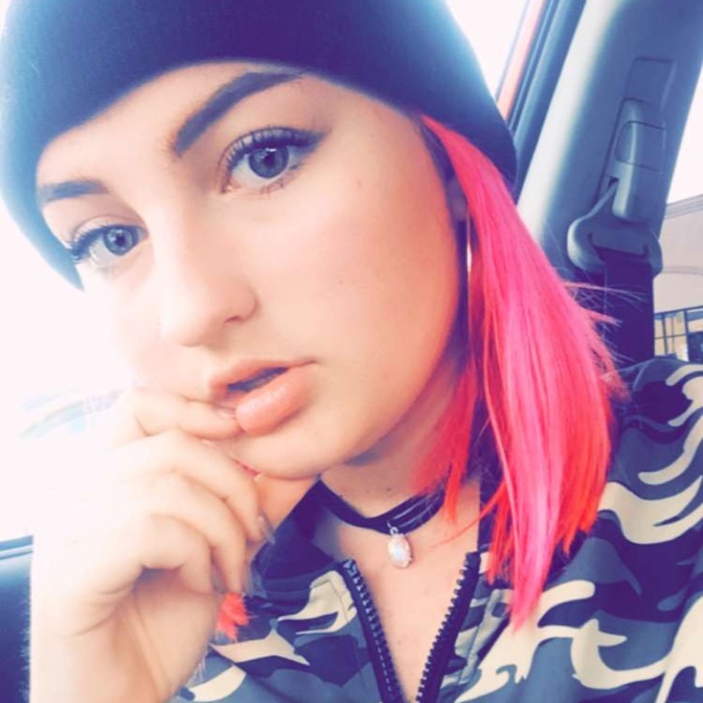 Meet your Posher, Chloe